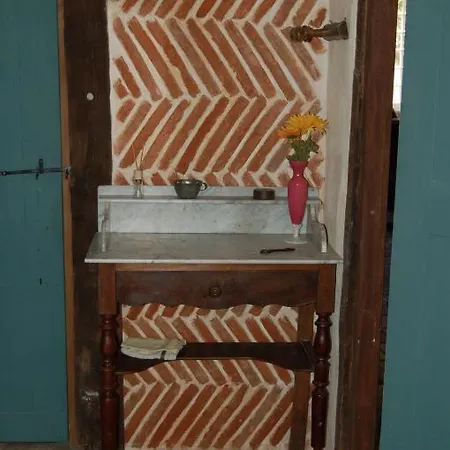 Lion D'or לינה וארוחת בוקר 3*